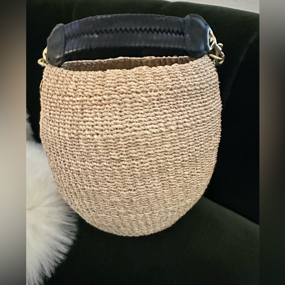 Clare V Beige Woven Bucket Hobo with Black Handle and Gold Hardware - Picture 9 of 11